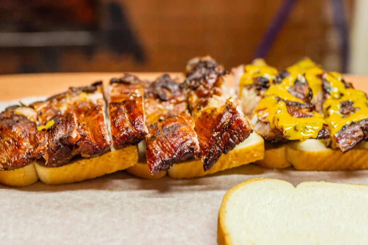 JenkinsBarbecue's tweet photo. You don't need the luck of the Irish to find good BBQ in Jacksonville, you just need to head to Jenkins! 🍀 #Jenkinsbbq #Jenkinsbbqsauce #JaxEats #BlackJaxEats https://t.co/HRMK77a0RF