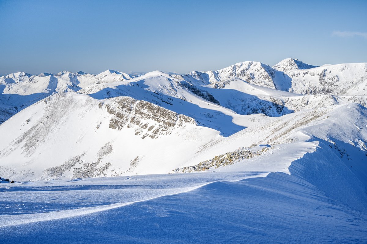 brianpolphoto's tweet photo. A set from the Grey Corries last week when winter returned to the hills. Missing the good weather now.

#greycorries #highlands #landscapephotography https://t.co/bOxTPHRtSz