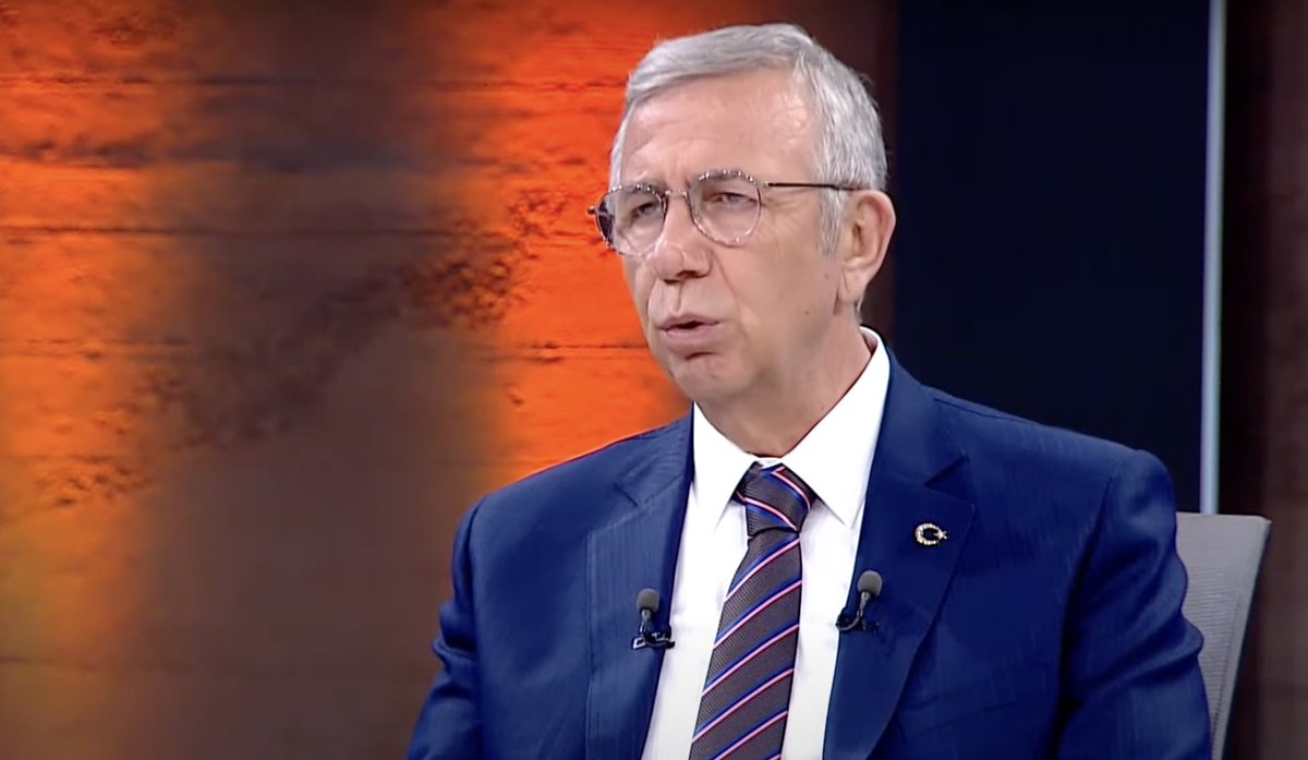 Fatih Altaylı'dan Mansur Yavaş'a:

"Çok sessiz sedasız geldiniz. Başkaları buraya yüzlerce araba, taraftar, pankartlarla geliyor... Siz tek başınıza, yalnızca özel kaleminizle elinizi kolunuzu sallayarak geldiniz, biraz garipsedim."