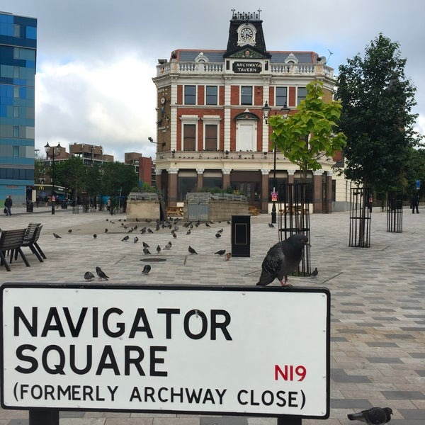 On St. Patrick's Day, we must not forget that Britain was built on Irish labour — Navigator Square in my constituency is named after Irish “navigators” who created this country’s canals, roads & railways. To Irish communities in Islington & beyond: Lá Fhéile Pádraig sona duit!