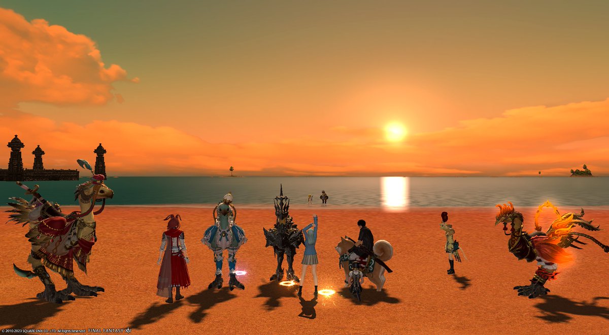 Aquahime_FF14's tweet photo. 平日LSのお友達と♪
お友達の個人宅やFCハウス巡りしたり、F.A.T.E.の途中で夕日キレイってなって並んじゃったり。
#OY2company
#HEIZITU_FF14 https://t.co/oqL7liMHWO