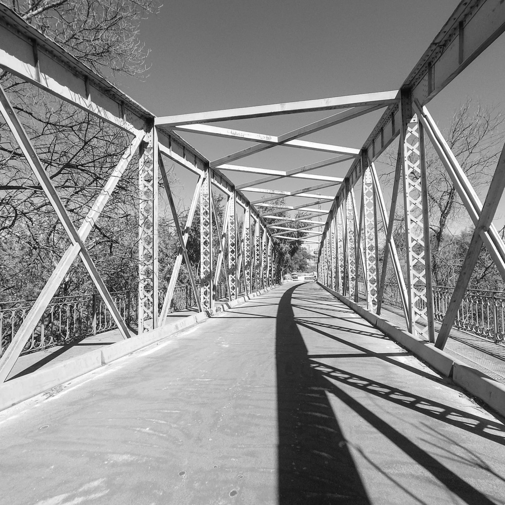 Flygia360's tweet photo. Bridge over the road 📸
.
#Flygia360 #photography #travelphotography #photooftheday #picoftheday #outdoor #outdoors #architecture #bridge #steel #blackandwhite #actioncam #actioncamera #SJCAM #EyeE https://t.co/PPwkAcZ8A9
