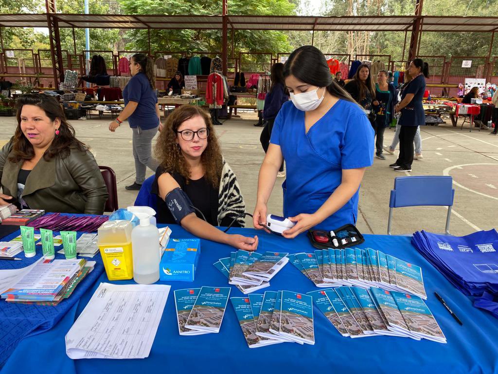 hosp_melipilla's tweet photo. 📢 Esta mañana estuvimos en una nueva jornada de #GobiernoEnTerreno en el Colegio Claudio Arrau de la localidad de #Codigua 🙌
Agradecemos la invitación de la @DPPMelipilla y esperamos seguir participando en estas instancias territoriales 💪 #TuHospitalMásCerca https://t.co/dO8B6Ac85M