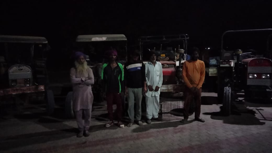 ddvavsj2013's tweet photo. VSJ freed 9 bonded labourers from the illegal custody of the brick kiln in Jhajjar District of Haryana and restored the 4 tractors and 4 trolleys with the help of University of Nottingham #rightslab #bonded #labour #antislavery #dalit https://t.co/cBNjmOKY6O