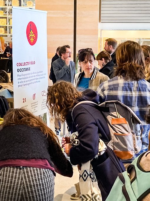 VeloOccitanie's tweet photo. Journée Vélo @Occitanie avec de nombreux acteurs des communes, des départements, de la région et de l'Etat.

Les attentes des occitans pour pouvoir se déplacer à vélo sont immenses. Imaginons, finançons et construisons sans attendre une région cyclable, dans tous ses territoires. https://t.co/7zYLLRaNI5