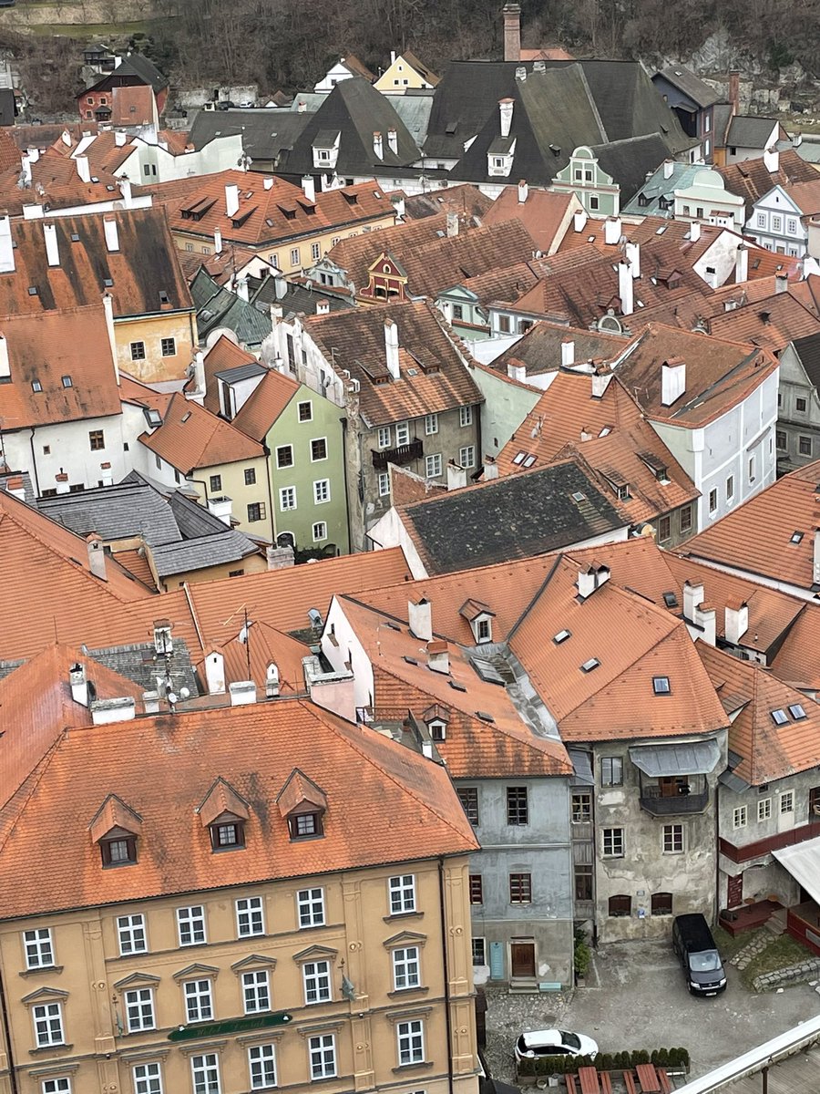 caricakes's tweet photo. cesky krumlov in czechia 🇨🇿 https://t.co/JSjZPja2Sb