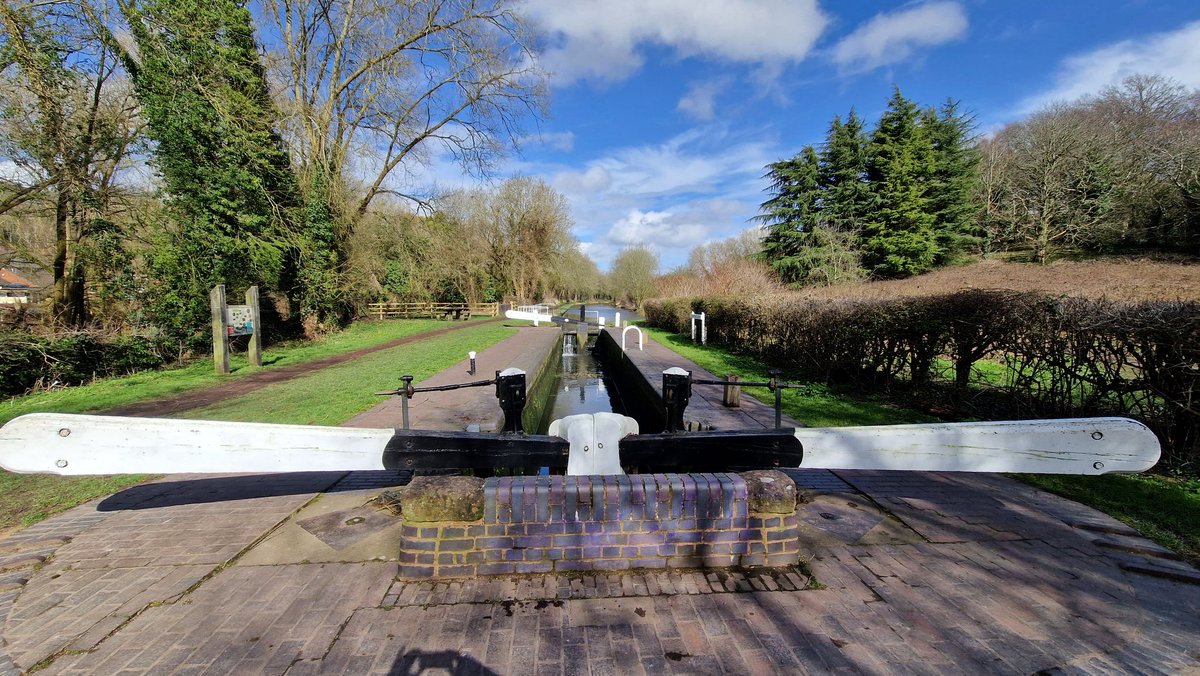 run_taz's tweet photo. Have you visited the #historic #jamesbrindley #firstlock #ComptonLock
A beautiful walk along the #staffsandworcs #canal at #smestowvalley
Why not pop over to @WildsideAC & what activities they offer near this spot 😀
@CRTWestMidlands
@CanalRiverTrust
#lifesbetterbywater https://t.co/ziCjW0wdak