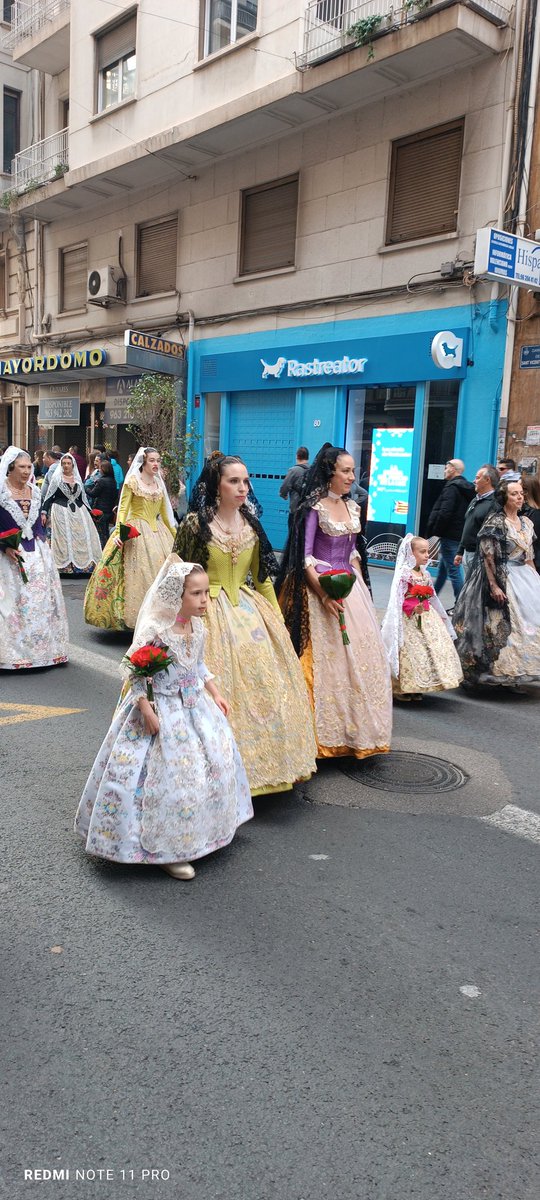 Wertyalord1's tweet photo. Ofrena floral a la Mare de Déu dels Desemparats. #Falles23 #Fallas2023 #FallesAPunt 
@_Gafas_y_reloj_ @Albert_GdC @iaiavegana @Seito_Petit @LoSedi1312 https://t.co/cW62DICaYw