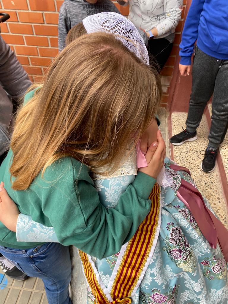 CeeBaix's tweet photo. I acabem la setmana vivint la festa de molts dels nostres alumnes, les Falles!🔥 
Ahir vam visitar les falles de  Benicarló #Falles23  i avui hem tingut la tradicional dolça xocolatada, la particular mascletà musical i la visita de la Fallera Major més bonica que hem vist mai 🥰 https://t.co/1okQs8jazA