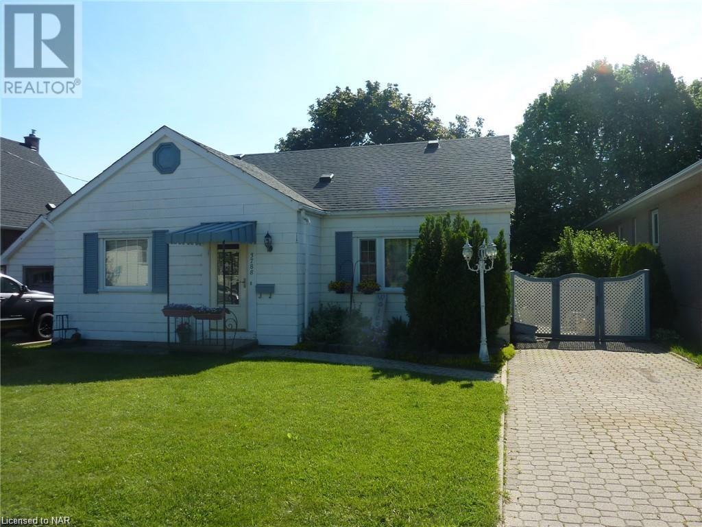 I have a new #listing in #NiagaraFalls #ON  tour.royallepage.ca/home/QYC36V