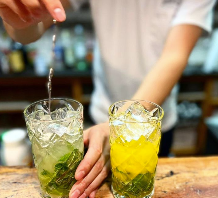 goofycafe's tweet photo. Refreshing Bacardi Mojito
Classic 🌱or Pineapple🍍 @bacardi
.
.
.
#bacardi #bacardimojito #mojito #zetton #goofycafe #goofycafeanddine https://t.co/W5cUt4iZCU