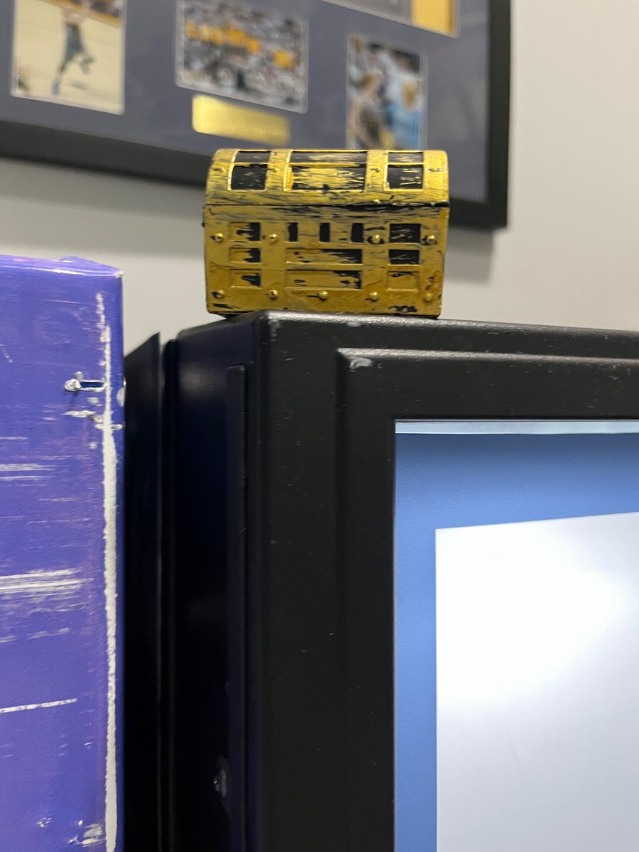 robopirates6032's tweet photo. Our treasure hunt is live again! Find a chest or key and bring it to 6032 pit for a prize! 
#Miamivalleyfirst https://t.co/qfWNT1pzJA