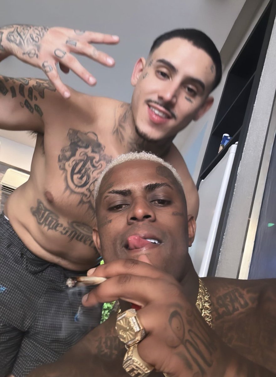 ✌🏾