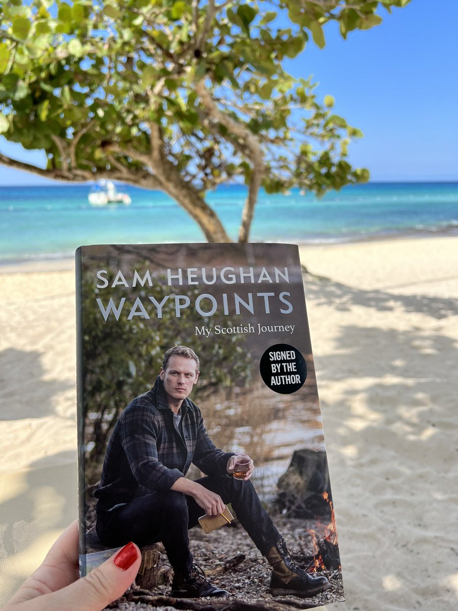 Patoroca2's tweet image. Beautiful spot to start and share your Scotish Journey  @SamHeughan !!  A little bit warmer than in west highlands!!  Enjoying good reading and holidays 🙌🏻📘🌊🏝️😎🥃#Waypoints #SamHeughan