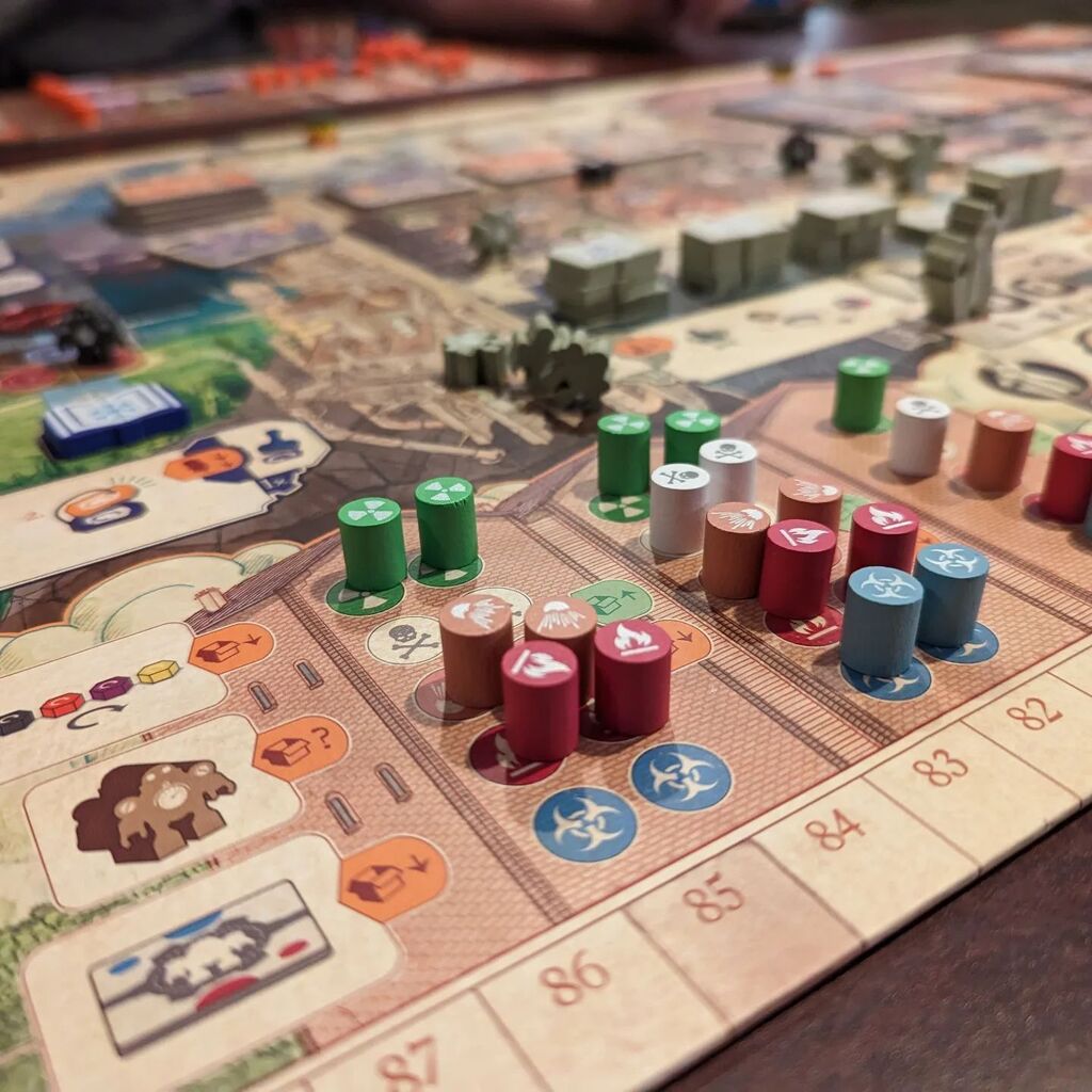 TabletopBellhop's tweet photo. A closer look at the awesome components in Weather Machine.
Thanks @DarkelfLx for picking this one up. Now we just have to figure it out ;)
#WeatherMachine #WeatherMachineGame #Heavy #heavyboardgame #Weighty #Complex #AwesomeTheme #LearningGame #vital… https://t.co/7cVrrz9FYp https://t.co/nFXdobW2ob