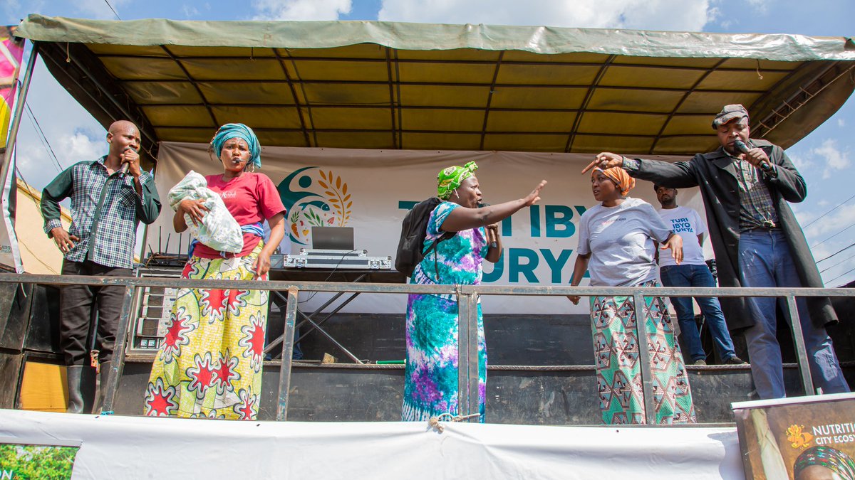 SightandLife's tweet photo. #Nutrition activities get productive (and fun!) in #Rwanda with our #NICEproject. Egg value chain extension in one community + social marketing campaign at the Mahoko market of @RubavuDistrict. #eatwell #Farmwell #livewell #Neeza @Rwandahealth @RBCRwanda #Wearewhatweeat @ethzWFSC https://t.co/5tYmVHe7bl