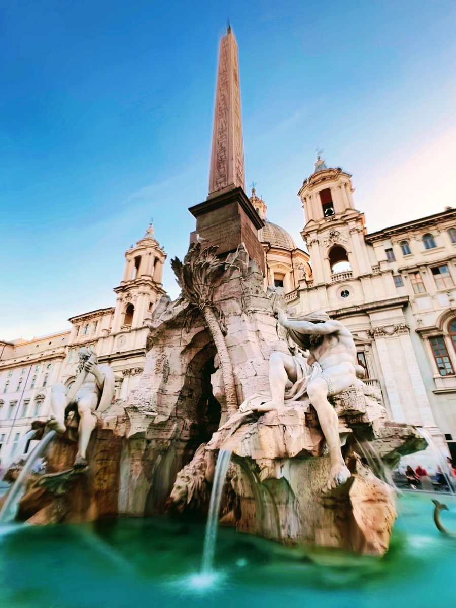 Visited the Fontana dei Quattro Fiumi in Piazza Navona and couldn't help but think of the exciting scene from 'Angels & Demons' where Tom Hanks' character saves the cardinal from drowning in the fountain! 

#Italy #Rome #RaccontandoRoma #FontanadeiQuattroFiumi #PiazzaNavona