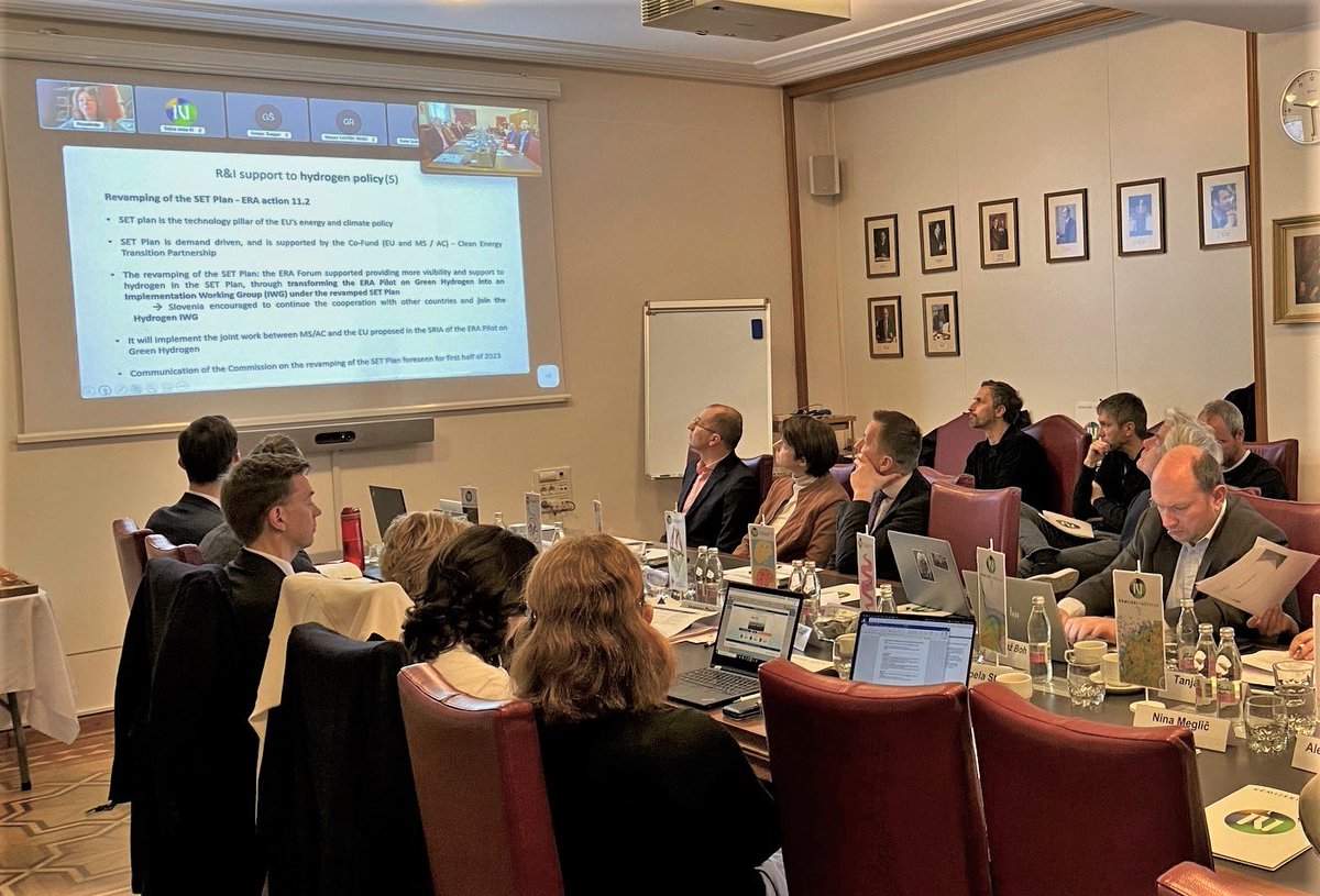 Excellent discussions at the #EnhancedDialogueEU with Slovenia. Delighted by Slovenia's dedication to strengthen its #research & #innovation system. We talked about:
✅#EUInnovationAgenda
✅#greeninnovation
✅attracting research talent
I look forward to continuing the dialogue.