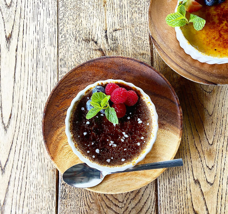 goofycafe's tweet photo. Special Sweet🍫
Manoa chocolate Creme Brûlée
🍫with Kona pure Hawai'i Sea salt🌊　

#zetton #valentines #eatlocal #hawaiieatlocal #goofycafeanddine #goofycafe https://t.co/tnAhUMDtRO