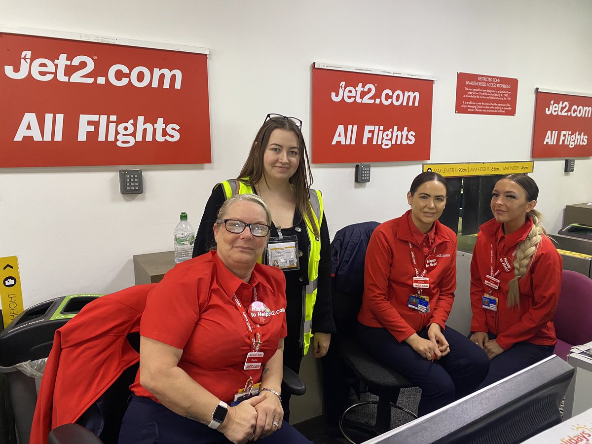 Last day of CPD at @GLA_Airport Today was all about the airport fire service and Jet2. The whole 3 day experience has been fantastic. The most friendliest and helpful staff. Lots of networking and job opportunities for students too. @bellter73 @StellaMcManus @jet2tweets