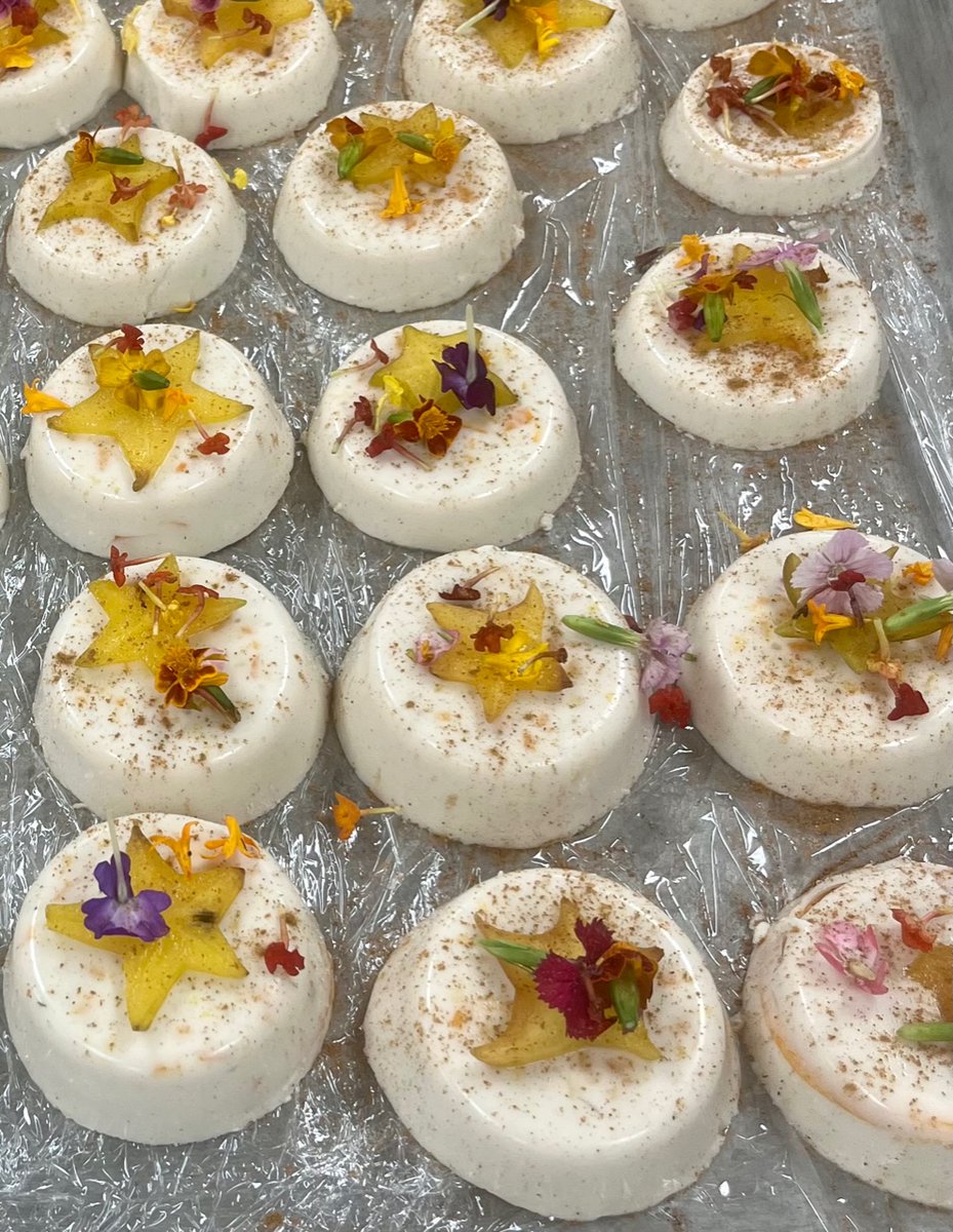 SmithCoralReef's tweet photo. For #PhycologyFriday and #SaintPatricksDay I decided to riff off of the traditional Irish #SeaMossPudding and made #Seaweed #Coconut custard with star fruit and edible flowers here with #agar from #Gracilaria (instead of using #Chondrus) https://t.co/KM7nn2o51u