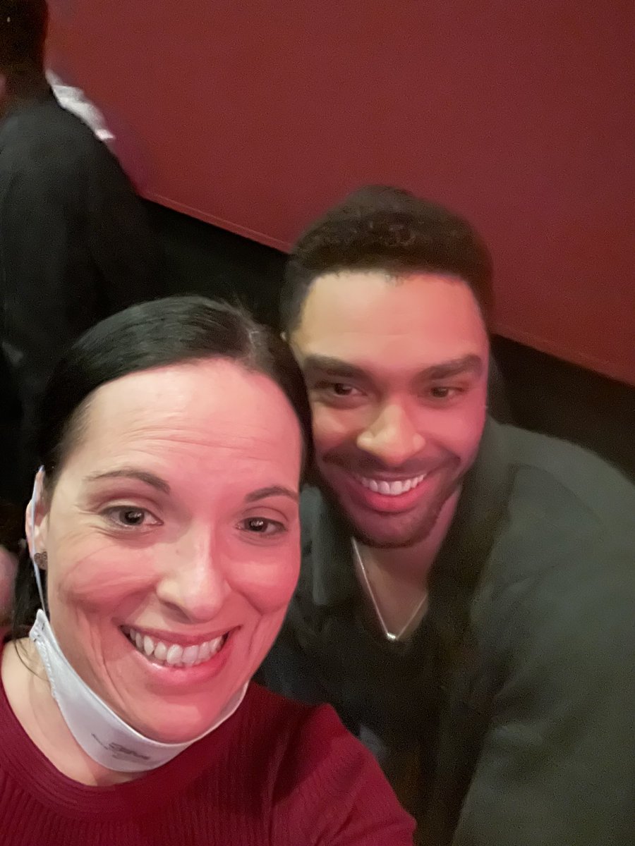 NicoleBdorf's tweet image. This man is a *gem* &amp;amp; I still can’t believe he took a photo with me 🥹 He’d already taken selfies w/ the entire front row &amp;amp; was leaving: but when I asked him if we could “pleeeease” take a pic, he stopped, smiled &amp;amp; told me, “I can’t say ‘no’ to that” 🥲 #DnDMovie #RegeJeanPage