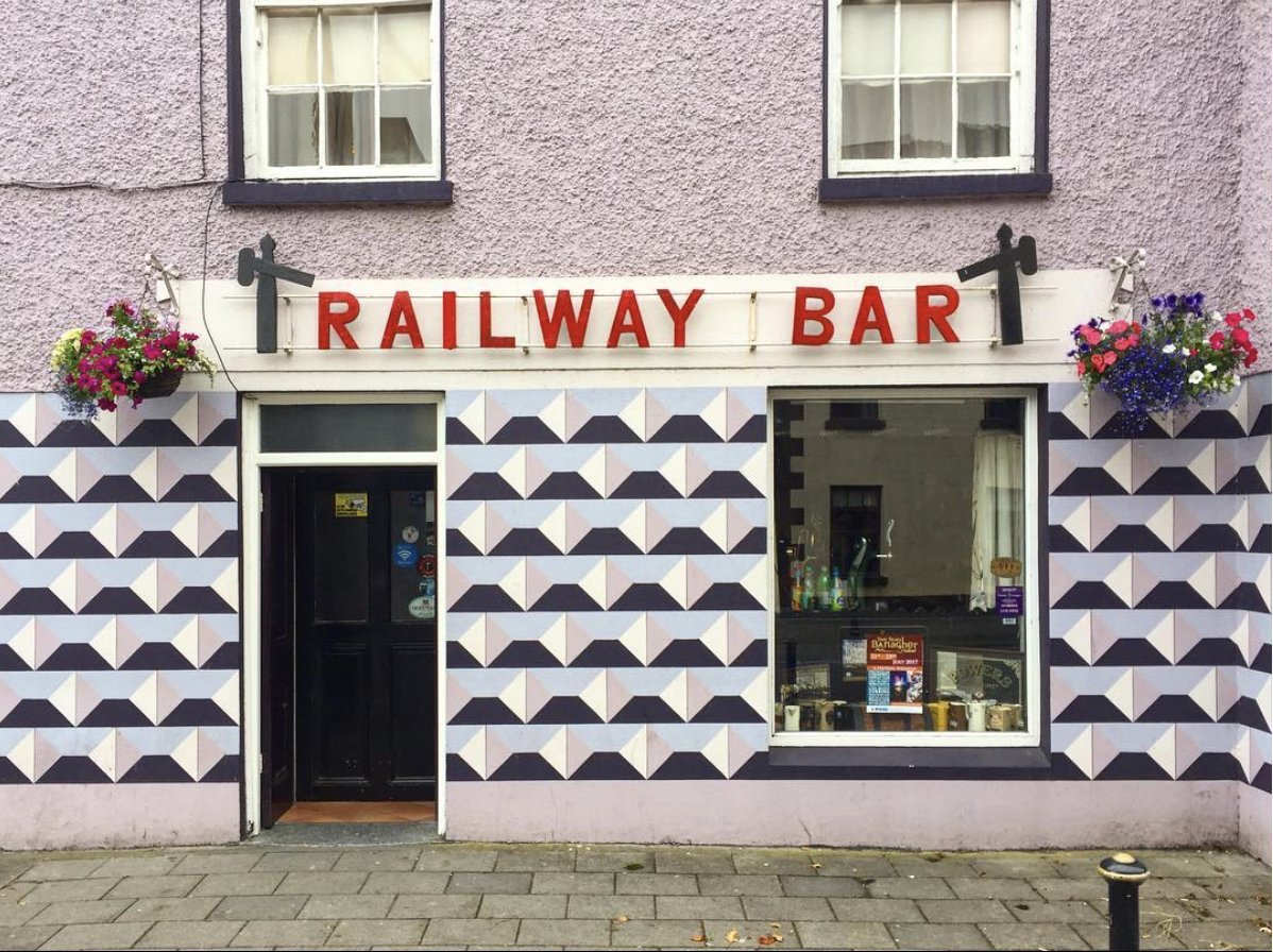 presentcorrect's tweet photo. Two Instagram accounts of Irish shop fronts.

https://t.co/Ivg94UFhZl
https://t.co/RVH6IQqH4X https://t.co/CNzWNEt6ff