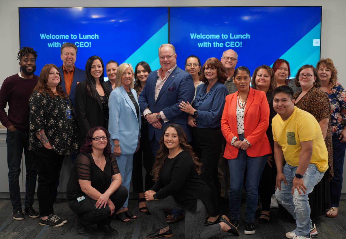 TimONealCEO's tweet photo. Enjoyed a wonderful lunch with amazing #Goodwill of Central and Northern Arizona employees. These are just some of the talented individuals who make @GoodwillAZ a great place to work &amp; ensure our operations are best-in-class! #thankyou https://t.co/YqAYcy57hO