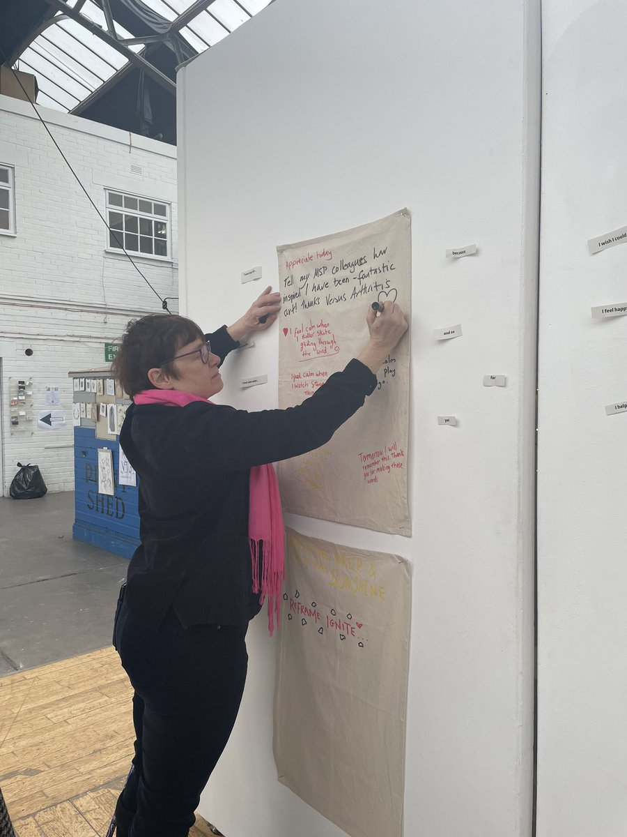 KlaireConnor's tweet photo. Thanks to @SarahBoyack for coming to visit our exhibition. Really glad we could help our young people share their stories and experience of living with arthritis!
#JointCreativity #ArtWriteUs @ScotVArthritis https://t.co/9y4322DeuZ