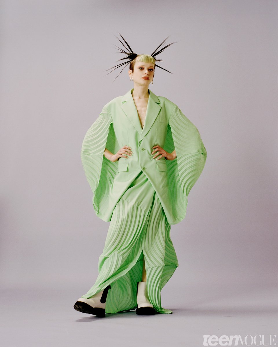 Welcome to the <a href="/teenvogue/">Teen Vogue</a> New Hollywood class of 2023, Ruth Codd (<a href="/ruthcodd/">Ruth Codd</a>).

✍🏽: <a href="/literelly/">eb</a>
Photographer/Director: <a href="/jingyulin_/">Jingyu Lin</a>
Stylist: @herinchoi1
Makeup: <a href="/kilprity/">Kilprity</a>
Hair: @claraleopard
Manicurist: @wuwunails
Producer: @leahmaraproductions
Prop Stylist/Set Design: <a href="/_selena/">Selena</a>.liu