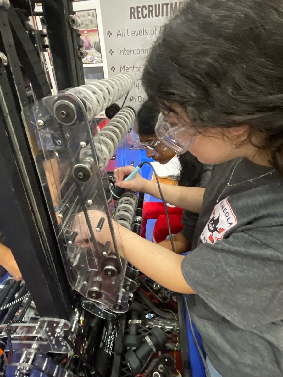 mineolarobotics's tweet image. We're thrilled to be at the Finger Lakes Regional. We've won our first two matches! Catch our robot "Ghost" live and cheer us on in quals 25, 36, 42, 50 & 56 here: twitch.tv/firstinspires19
Let's show our #MineolaProud spirit! #FIRSTRobotics