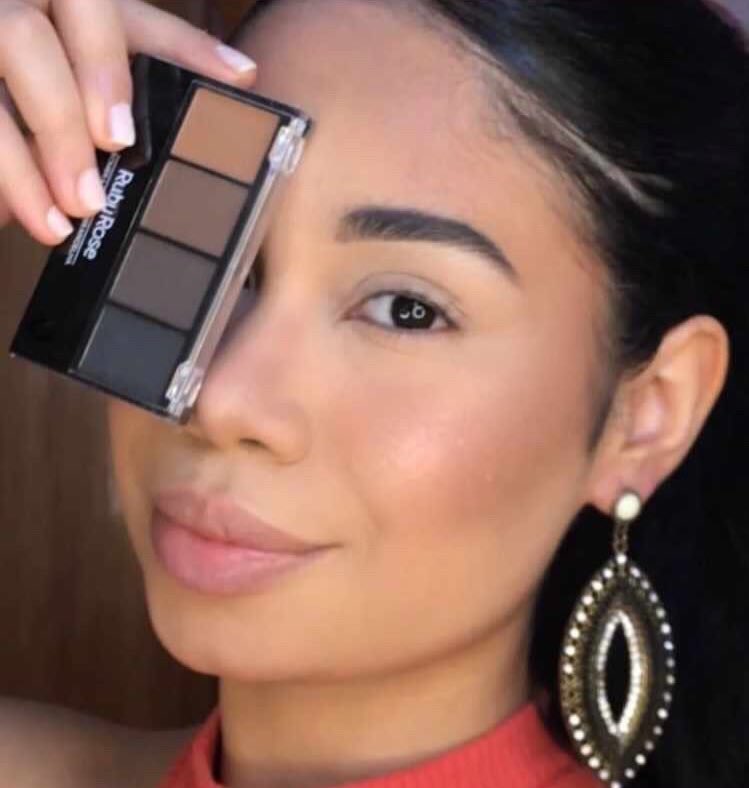 DaraMakeUp1's tweet photo. Paleta de sombras para sobrancelhas 
Apenas 15,00 ✨

Pedidos através do link na bio ou Dm 📲 https://t.co/bvwkdnVOPU