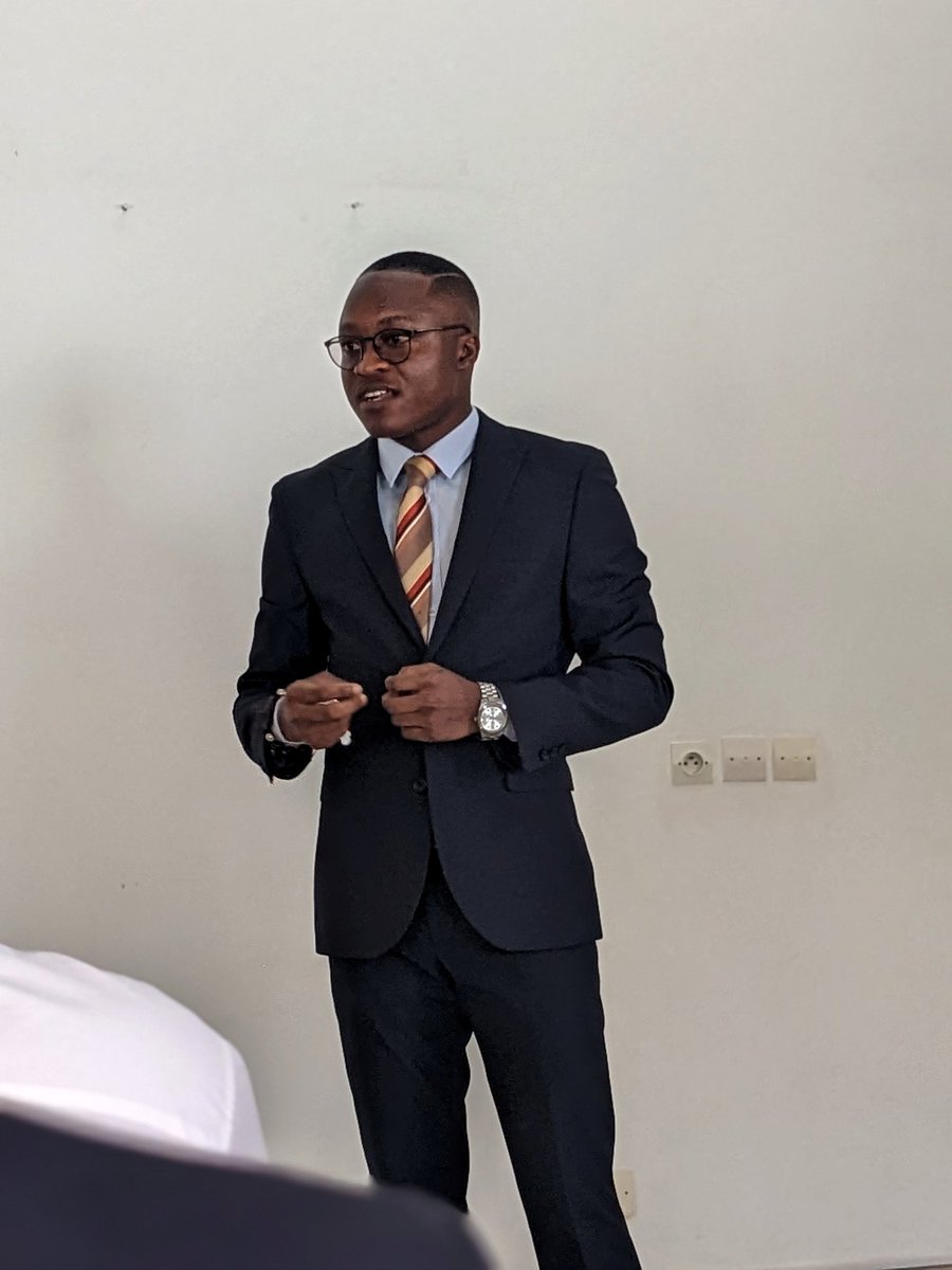 DikNicaise's tweet photo. This exercise is always both pleasant and gratifying...I told them this that "the process will certainly be hard and constraining but nothing beats the passion they will live, the rigor they will learn and the skills they will have"
#TgTwittos #PPE #LSDV
@Kdigbandjoa https://t.co/K0HWIjTtpL
