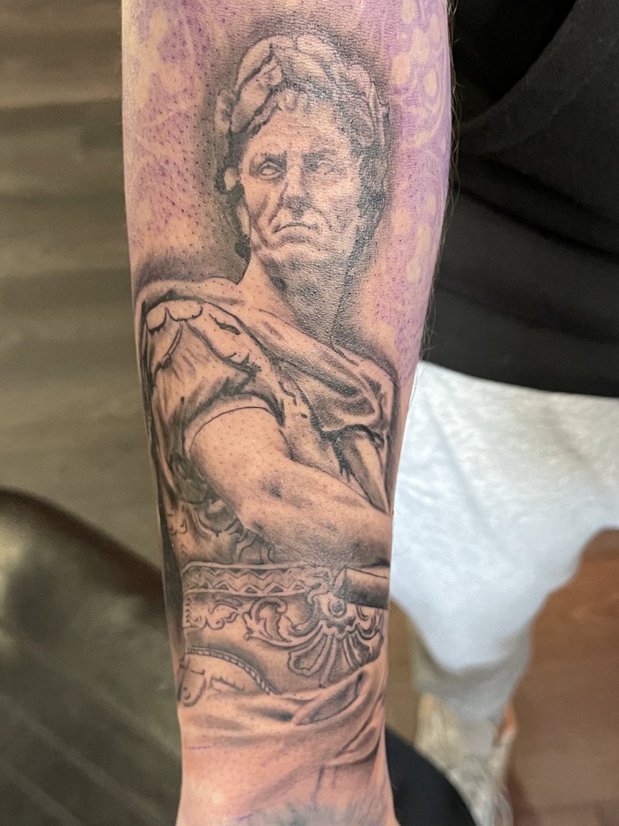 Brandonktattoos's tweet photo. Done today for @StallionStreams was an absolute pleasure thanks for letting me do this for you! https://t.co/KTXjwGmiEj