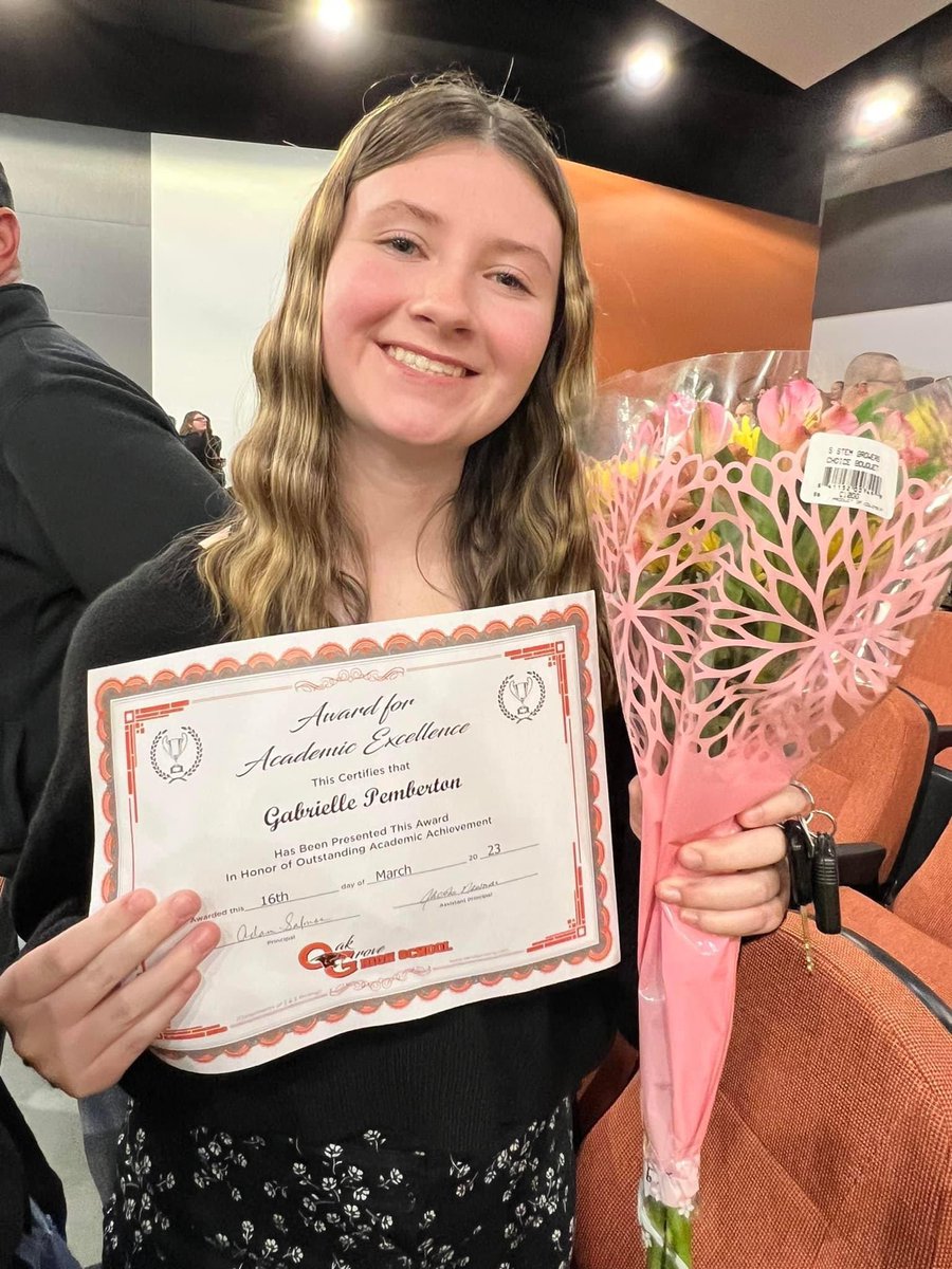 ClassicsPemKC's tweet photo. Diligent hard working young lady on and off the softball field. Congratulations @pemberton_gabby on your Academic Excellence! 🥎💪🏼 https://t.co/ckqapZ619g