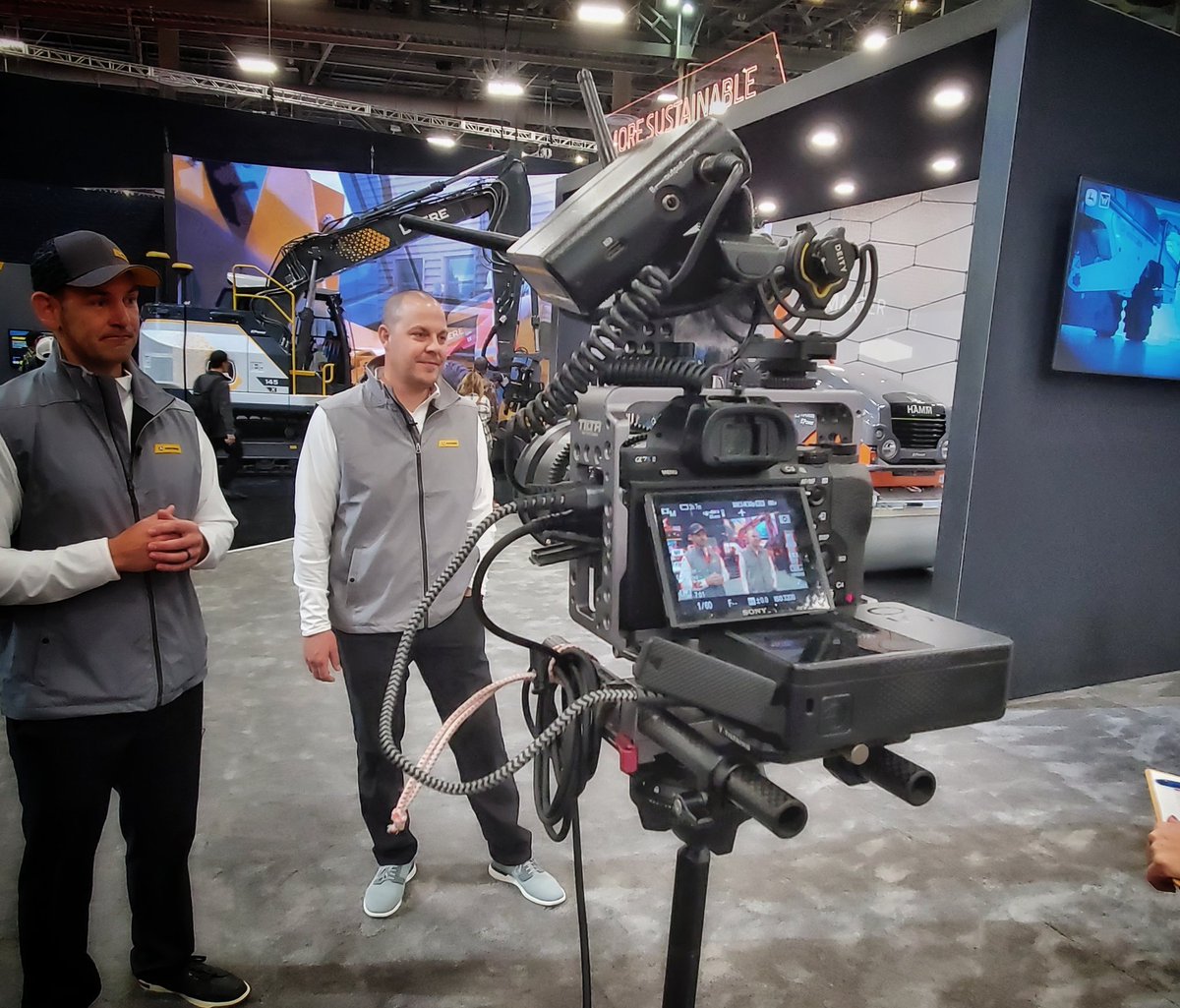 Droi Media tweet media