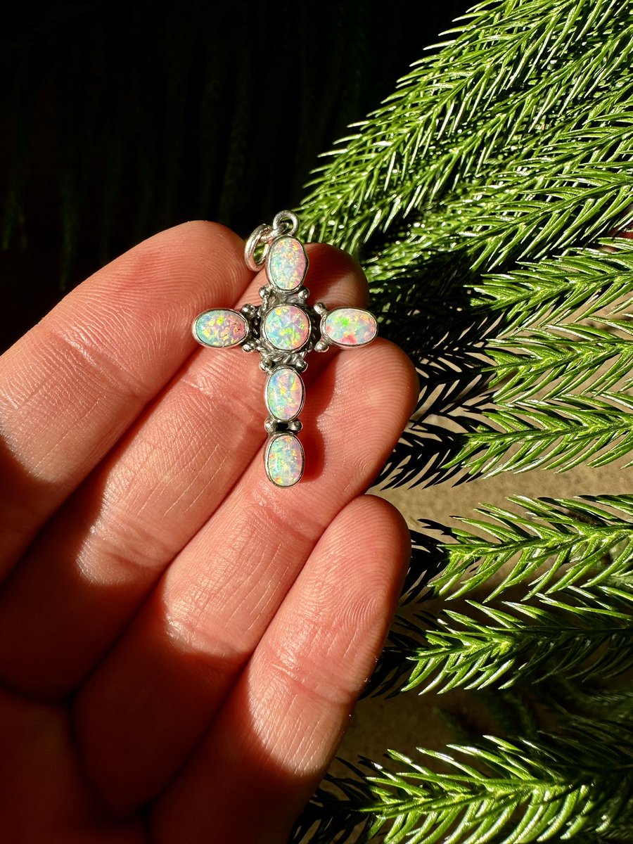 wisdom_ages's tweet photo. 2/2 ✨#Larvikite #pendant (from #Larvik, #Norway)
✨Raw #blacktourmaline #ring
✨#Green & #blue #turquoise pendant
✨ #Septariannodule with #tigerseye & #shell pendant
Comment to call dibs on any of these #oneofakind pieces, or come in to #shop!
#crystaljewelry #gemstonejewelry https://t.co/5oJVGLDfL2