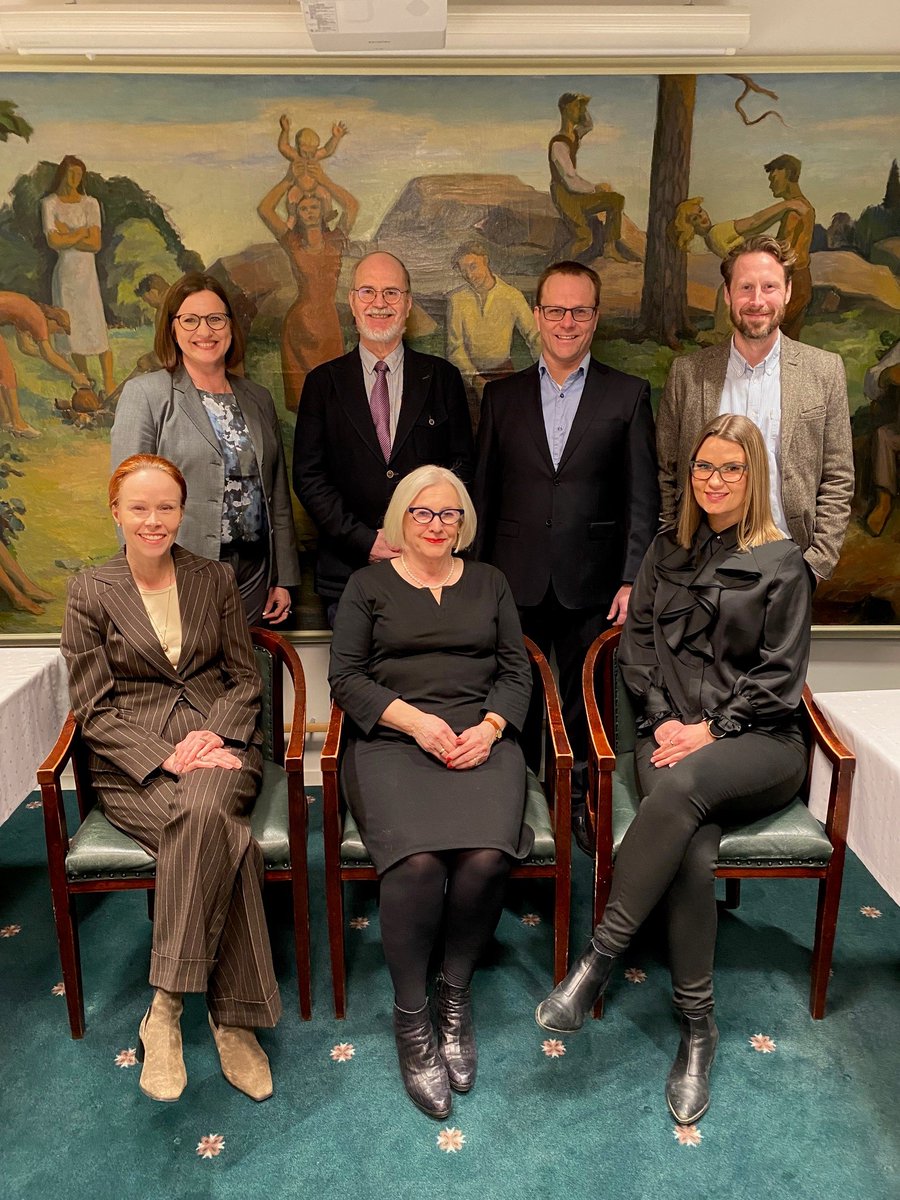 Suomen Liikemies-Yhdistyksen vuosikokouksessa 13.3.2023 valittu hallitus. Kuva: alhaalta oik. Ani Luostarinen, Anne Pollari, Johanna Hallikainen, ylhäältä oik. Juha Einesalo, Jouni Riuttanen, Mikael Karring ja Eira Vatanen. Poissa kuvasta: Minnaliisa Vehkala ja Reijo Karhulahti.