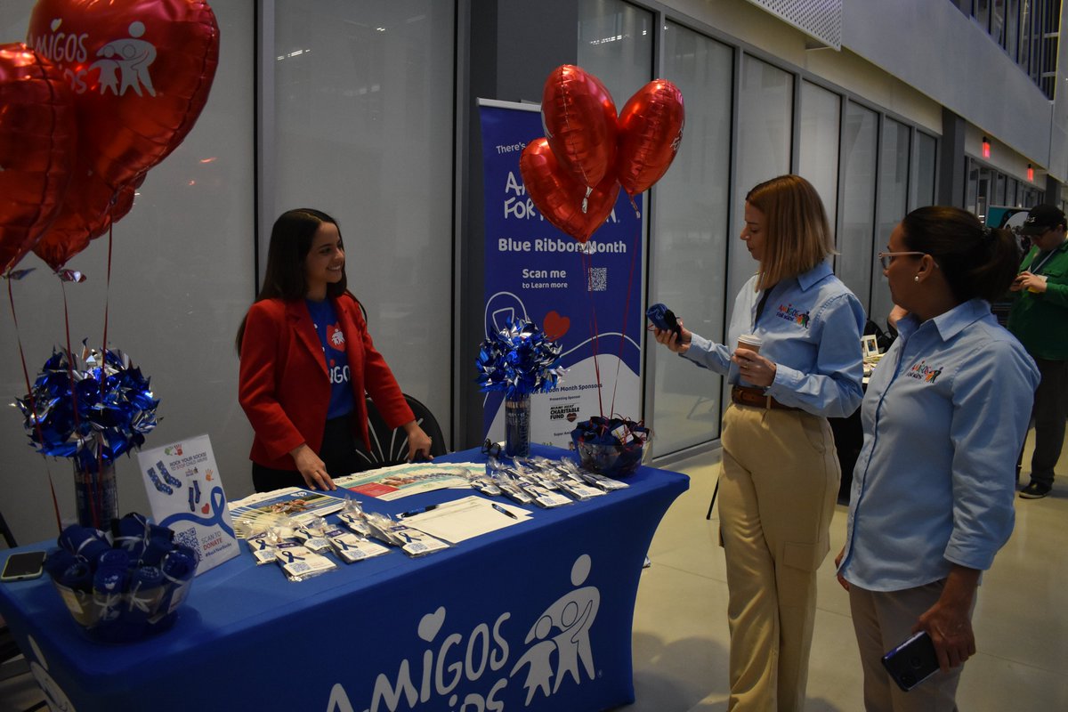 NBCUTelemundo's tweet image. This week we celebrated the #NBCUnites Non-Profit fair at Telemundo Center! ✨

Our employees learned about our local non-profit partners and how we can get involved to make an impact. 

Thank you to everyone who joined to make a difference in our communities. #ElPoderEnTi