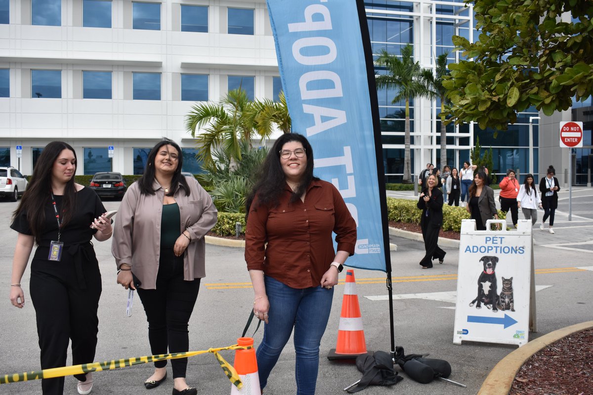 NBCUTelemundo's tweet image. This week we celebrated the #NBCUnites Non-Profit fair at Telemundo Center! ✨

Our employees learned about our local non-profit partners and how we can get involved to make an impact. 

Thank you to everyone who joined to make a difference in our communities. #ElPoderEnTi