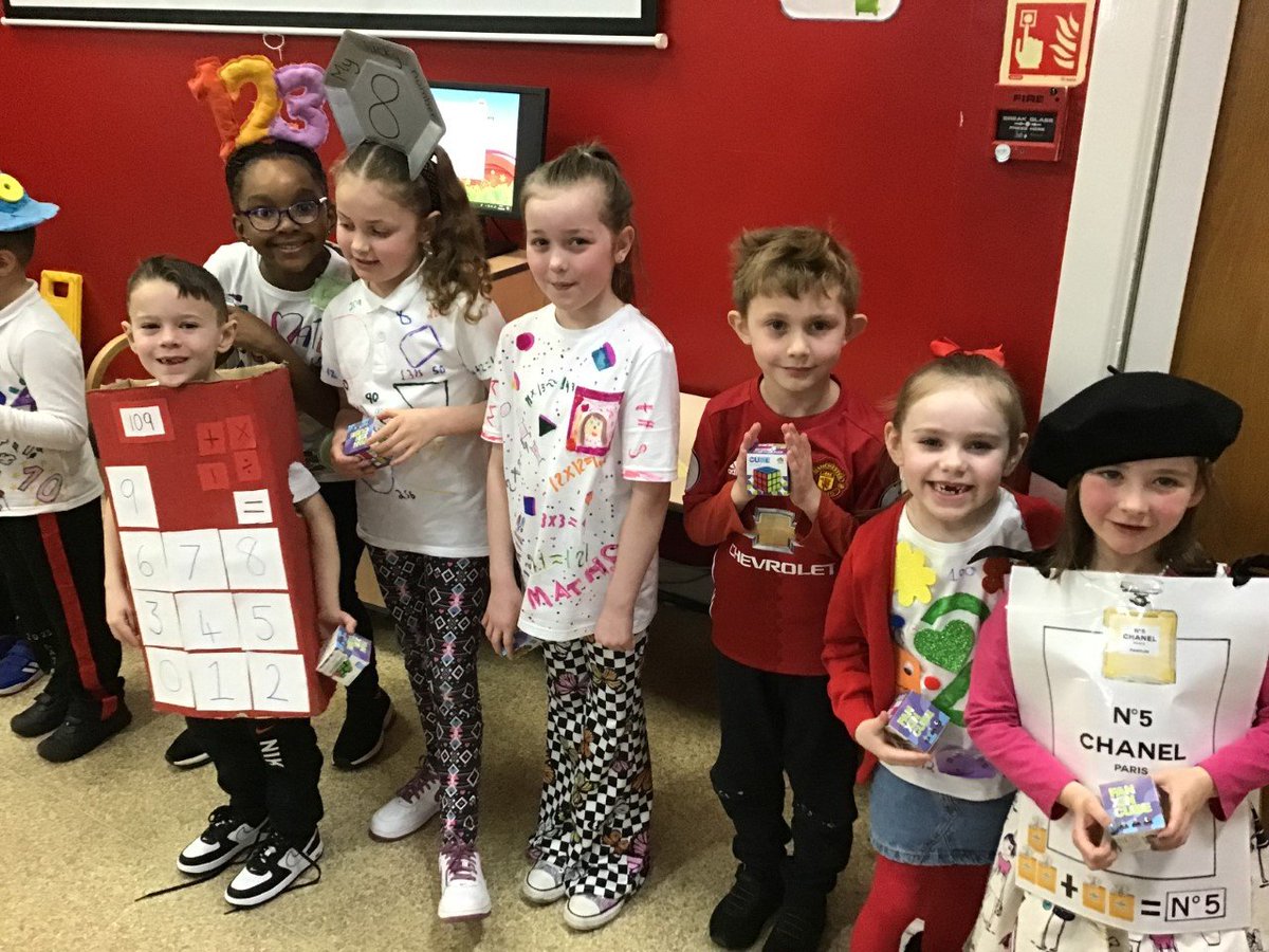 MrArnoldMPA's tweet photo. Some amazing Maths-themed outfits from children across the school as part of today's celebrations for the International Day of Mathematics! @moorsidepa @idm314 #moorsidepamaths #moorsidepa https://t.co/G4MtE4inVh