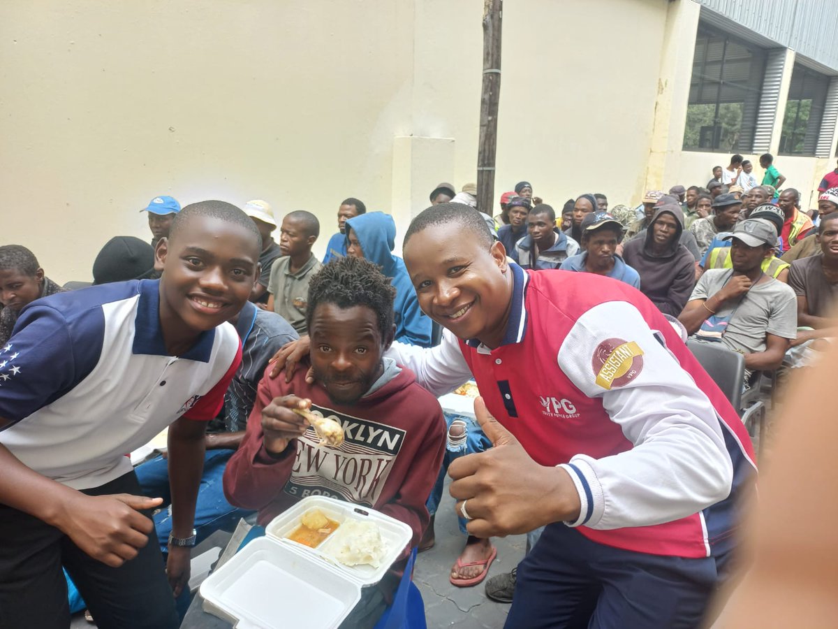 TumeKgosi's tweet photo. #ypgiseverywhere

Taking care of the homeless https://t.co/duCuxY41RF