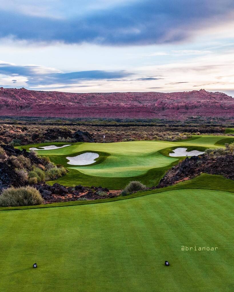 BrianOarGolf's tweet photo. ☘️ 🍻 photo: @BrianOar
⛳️ Black Desert Resort - Coming Soon - Summer 2023 ⛳️
#blackdesertresort #stgeorgeutahgolf #philsmith #tomweiskopf #golf #golfvacation #golfresort #golfdestination #golfpackages #golftime #golftrip #utahgolf #golfisfun #golflove #golfdigest #golfmag #… https://t.co/szHFktFWtQ