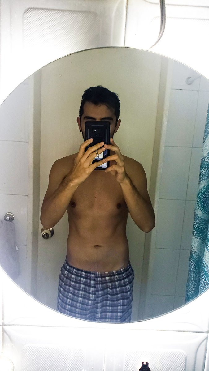 EderFlimm's tweet photo. El abdomen que todos queremos pero solo lo tenemos en las mañanas 🤣😭🤣😭🤣😭
Maldita maldición 
#abs #abdomen #morning #mañanas #doit #hagamoslo https://t.co/BeieLSdoxq