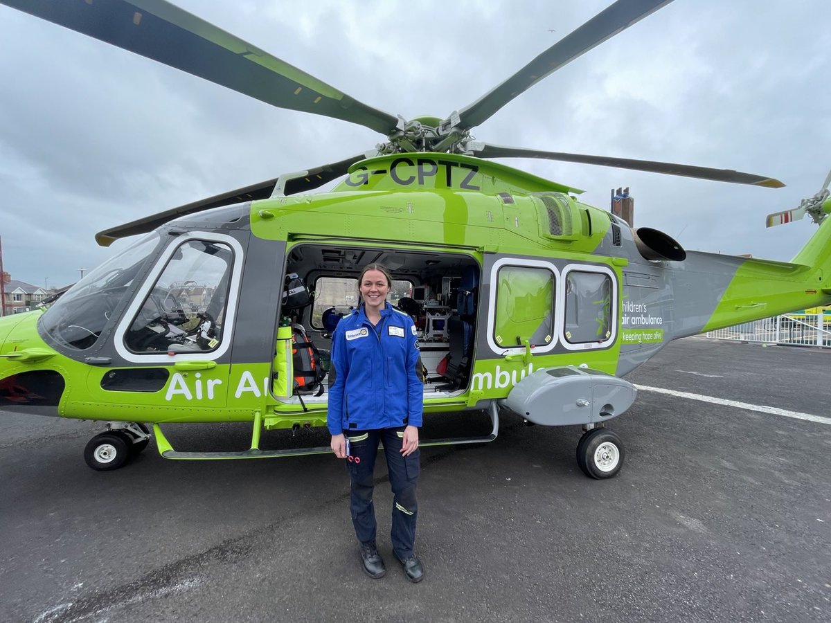 One of our 306HSR Army Reserves Paediatric Nurses out and about transporting sick children yesterday #transferableskillsinthenhs @306Hsr