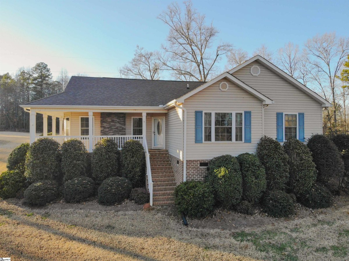 BHHSCDanJoyner's tweet image. We are looking for a buyer on 4 Hickory Street #Williamston #SC  #realestate tour.corelistingmachine.com/home/U5HB6W