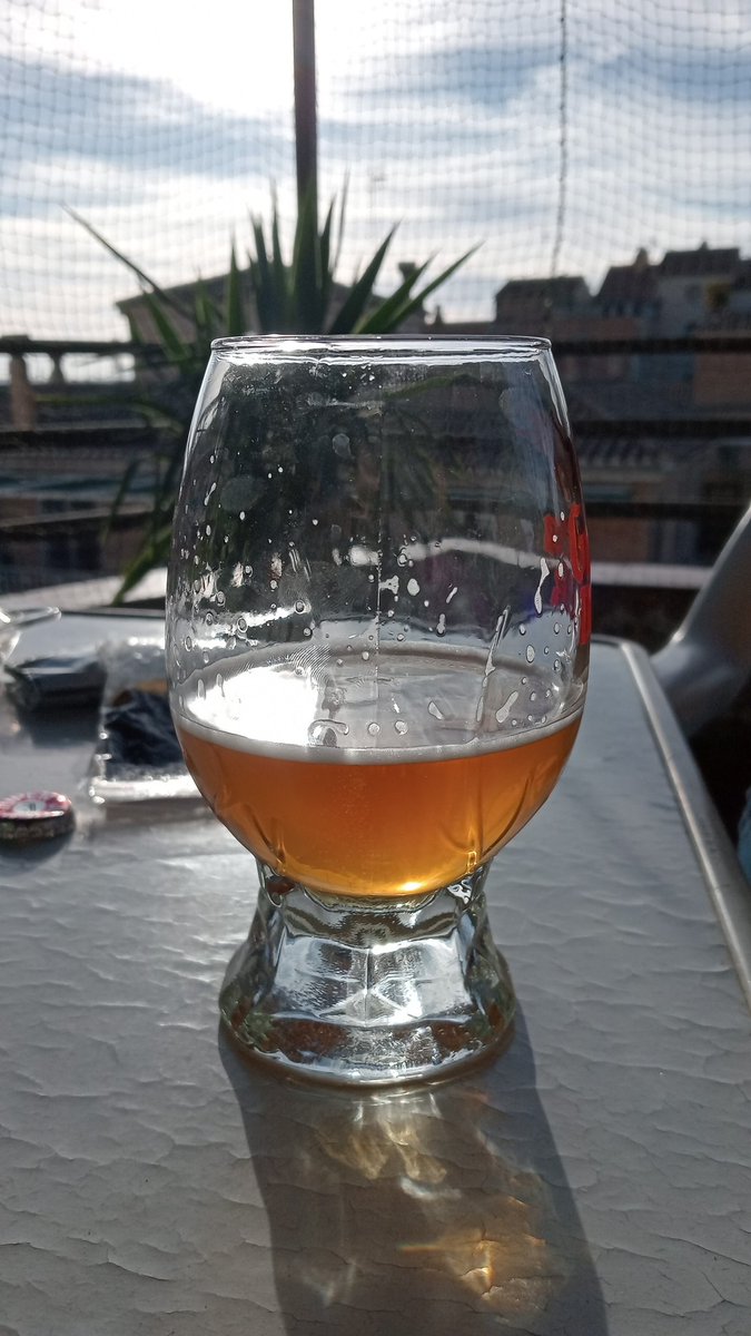 laura pozzi tweet media