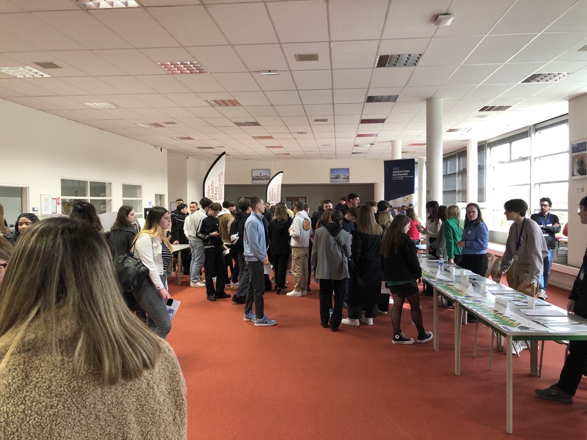 DDEC_35's tweet photo. Le SALON EXPLORASUP a pour ambition d'ouvrir les possibles sur les études sup : BTS, Mention Complémentaire ... , formation continue ou en alternance. 
6 lycées ont envoyé plus de 500 élèves.
12 lycées EC35 ont présenté 65 formations.
Merci à tous les acteurs ! https://t.co/jwQwh0S0F0