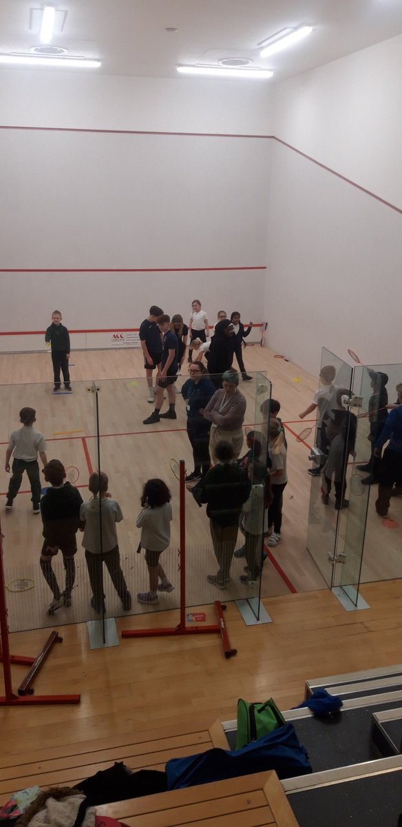What do you do when you lose the sports Hall? Do your Badminton festival in the squash courts.  Thank you to leaders from <a href="/Bennett_PE/">Thomas Bennett PE</a> and all the schools who took part. #CrawleySchGames