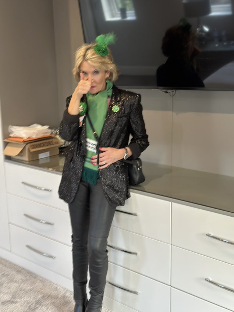 Donna Scully tweet media